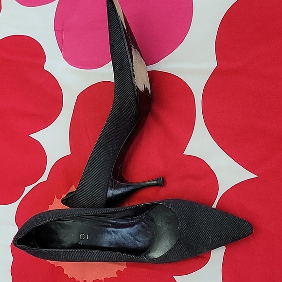 Gucci pumps, size 9.5M, black demin - Picture 2 of 2